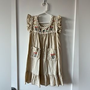 NWOT Beautiful embroidered linen dress size 5-7